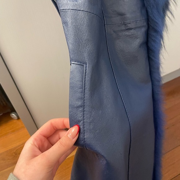 🔥SEND OFFERS🔥 BLUE reversible real fur and leather long vest​​ - Picture 7 of 10